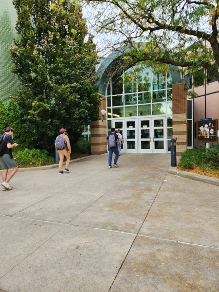 OCC students on campus and headed to class