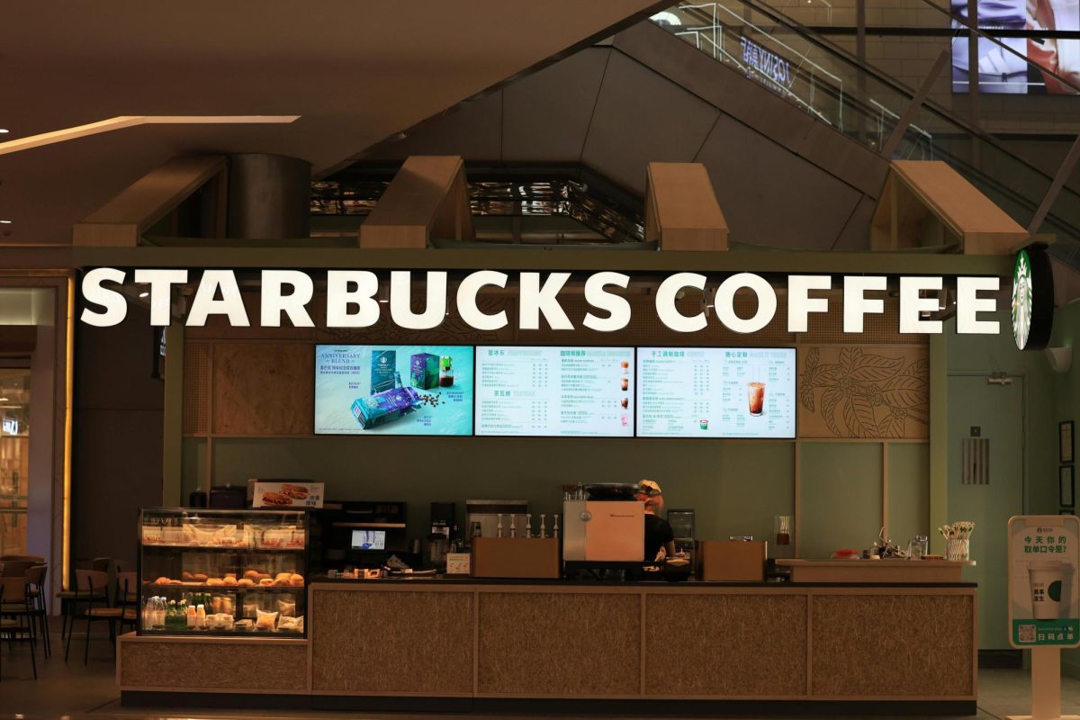 Starbucks storefront Photo Courtesy Pexels by Andy Lee 