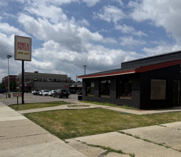 Buns n Patties Brings Needed Spot for Late Night Eats